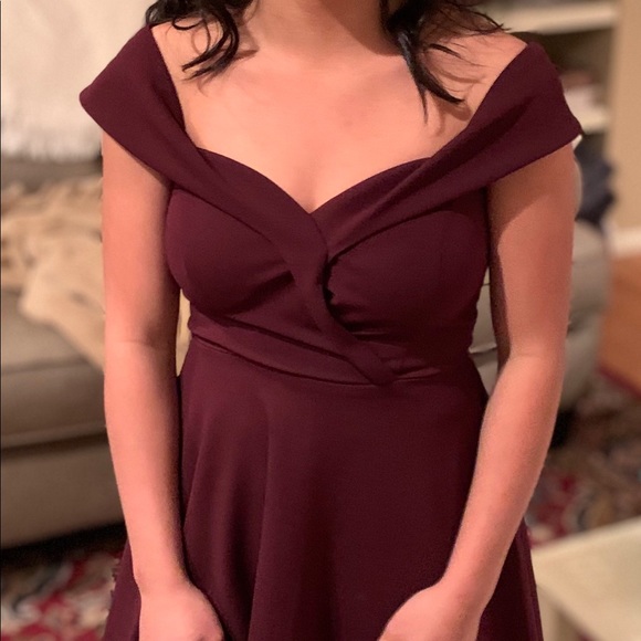 Xtraordinary marron slightly off-shoulder dress - Picture 1 of 7